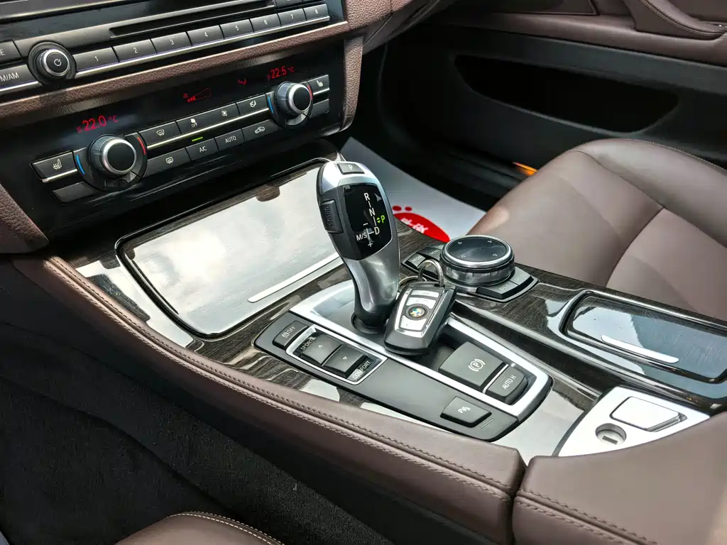 BMW 5 Series 2014 525Li Luxury Design Package