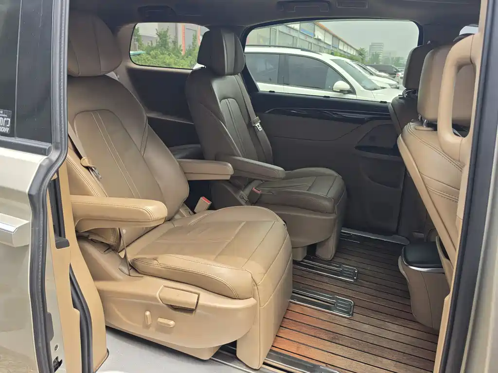 Buick GL8 2017 ES 28T Luxury Edition China V