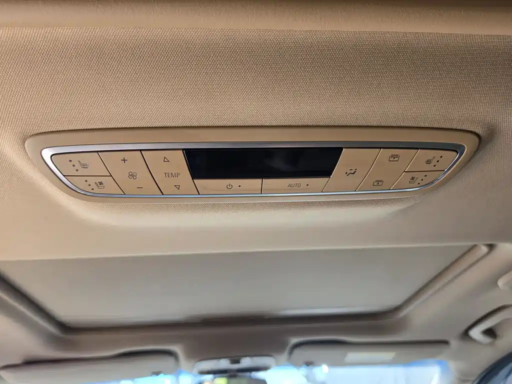 Buick GL8 2017 ES 28T Luxury Edition China V