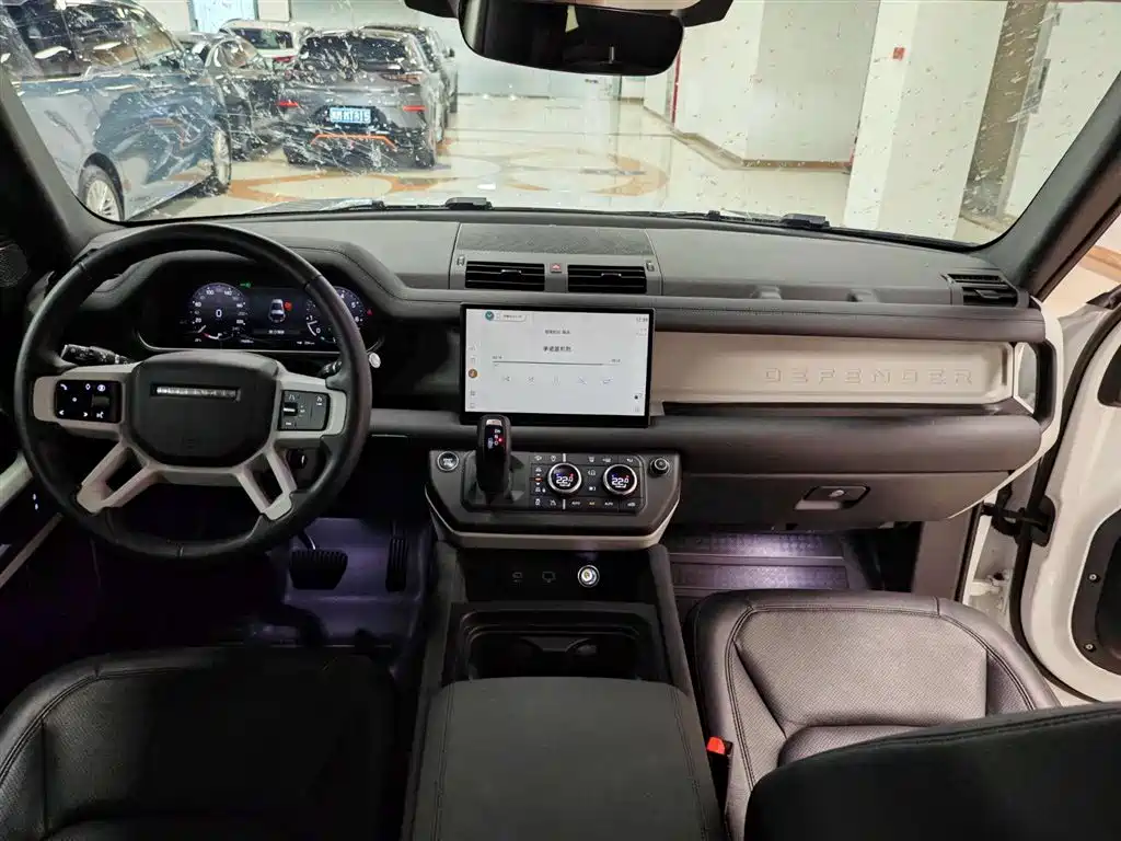 Land Rover Defender 2024 90 2.0T P300 S
