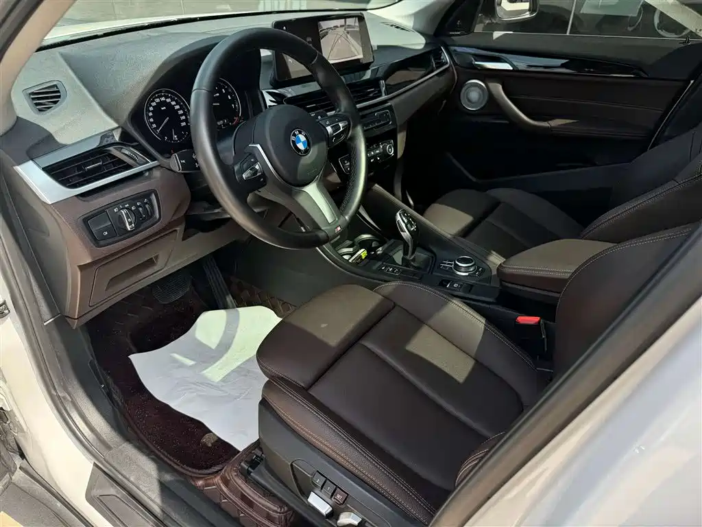BMW X1 2021 sDrive25Li Leading Edition - фото 26