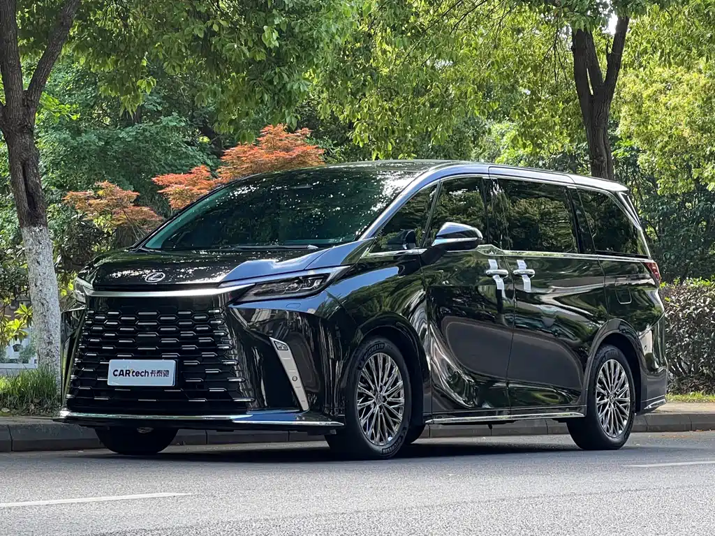 Lexus LM 500h 6-Seater Supreme Edition