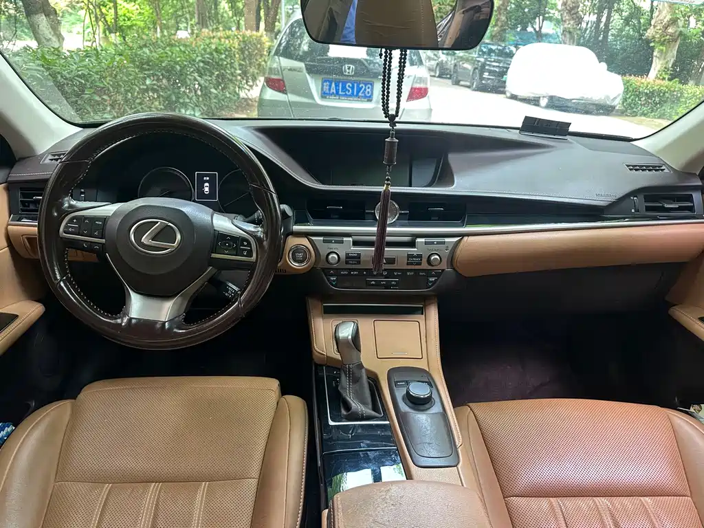 Lexus ES 2015 200 Elite Edition