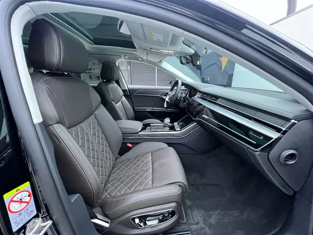 Audi A8L 50 TFSI quattro Selection Plus