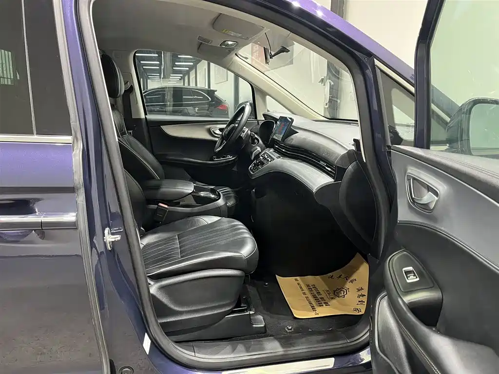 Roewe iMAX8 2021 400TGI Flagship Edition