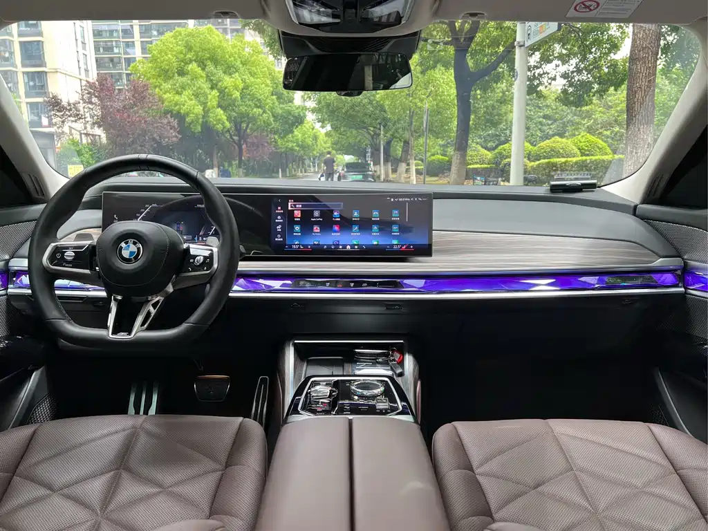 BMW 7 Series 2023 735Li M Sport Package
