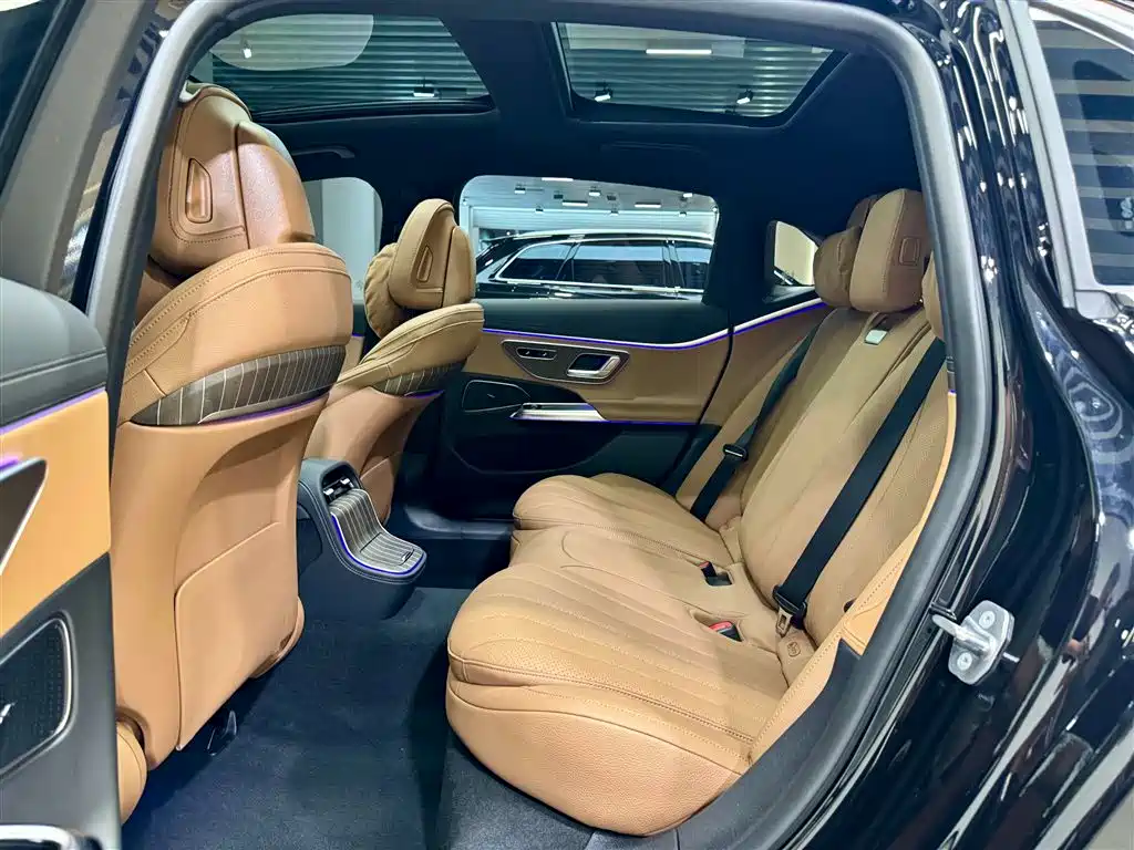 2024 Mercedes-Benz E 350 e L Plug-in Hybrid Sedan