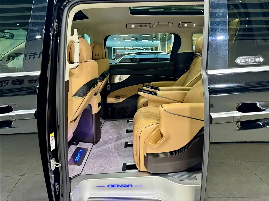 Denza D9 2024 DM-i 980 AWD Zunjong
