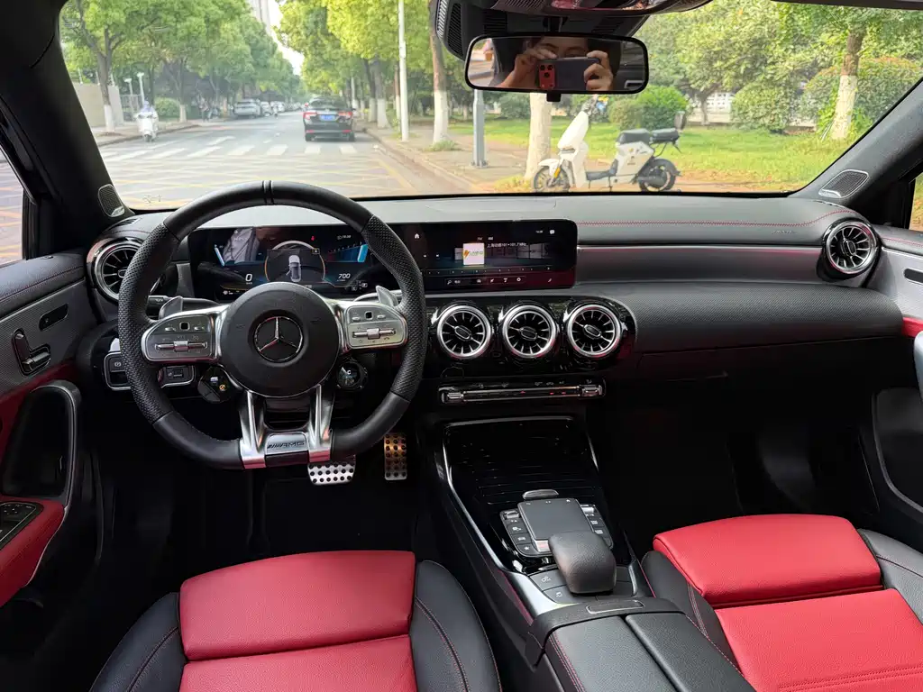 Mercedes-Benz AMG A 35 L 4MATIC 2022