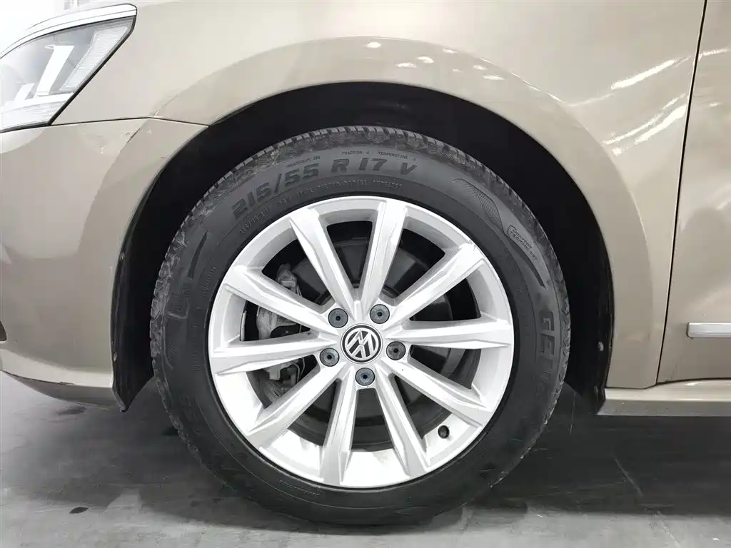 Volkswagen Passat 2017 330TSI DSG Zunrong Edition