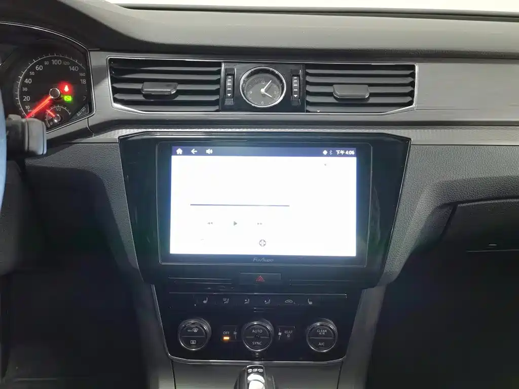 Volkswagen Passat 2017 330TSI DSG Zunrong Edition