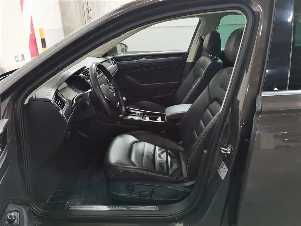 Volkswagen Phideon 2018 Facelift 380TSI FWD Business Edition