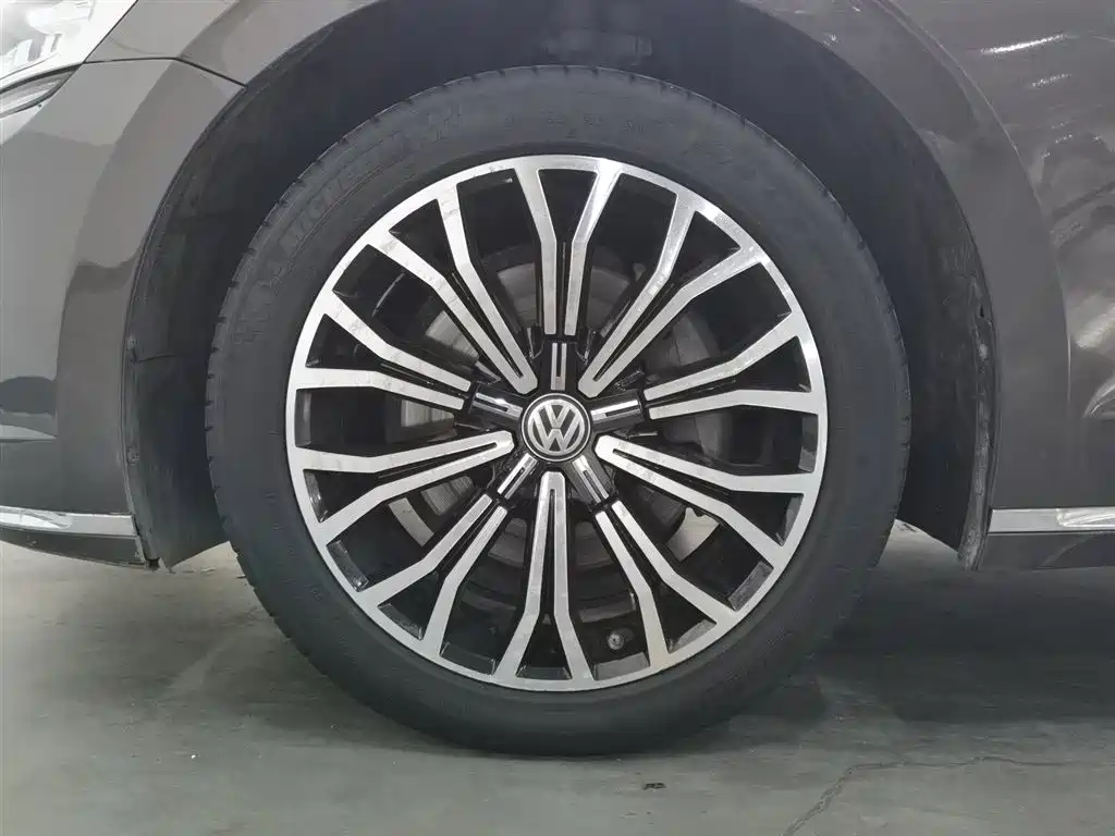 Volkswagen Phideon 2018 Facelift 380TSI FWD Business Edition