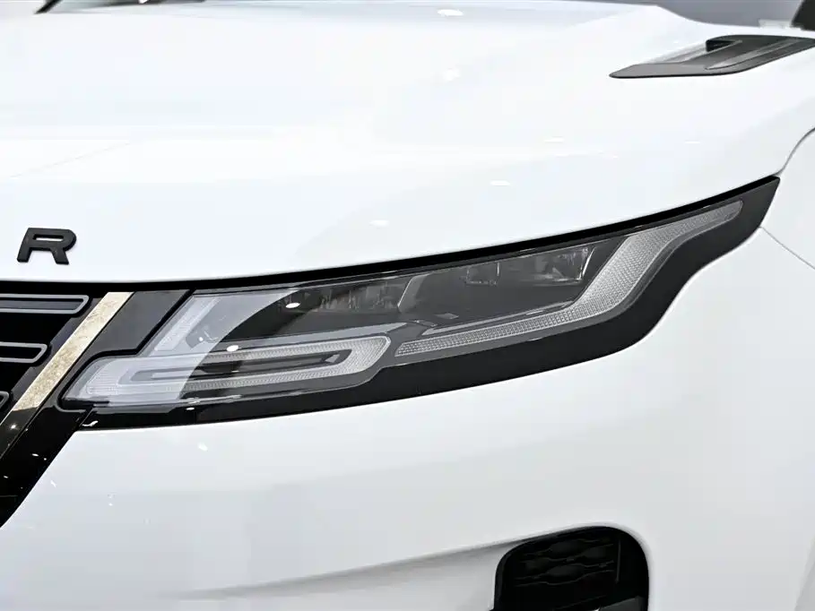 2024 Range Rover Evoque L SE