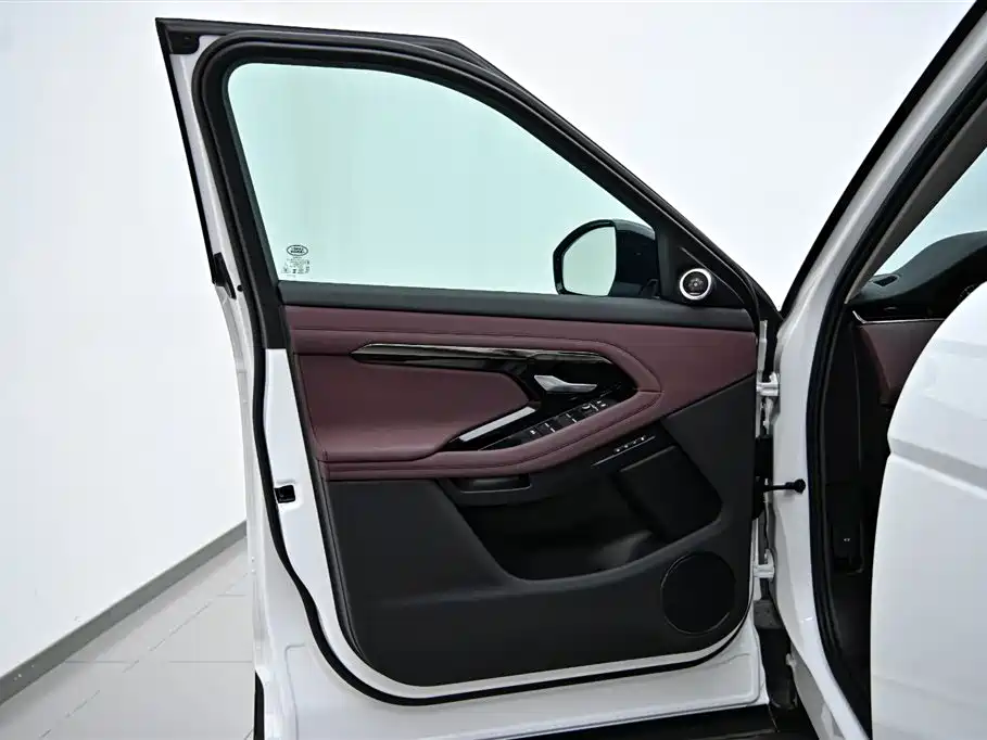 2024 Range Rover Evoque L SE