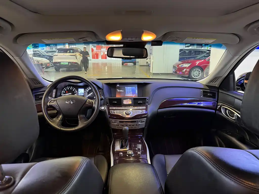 Infiniti Q70L 2019 2.0T Yue Xiang Edition