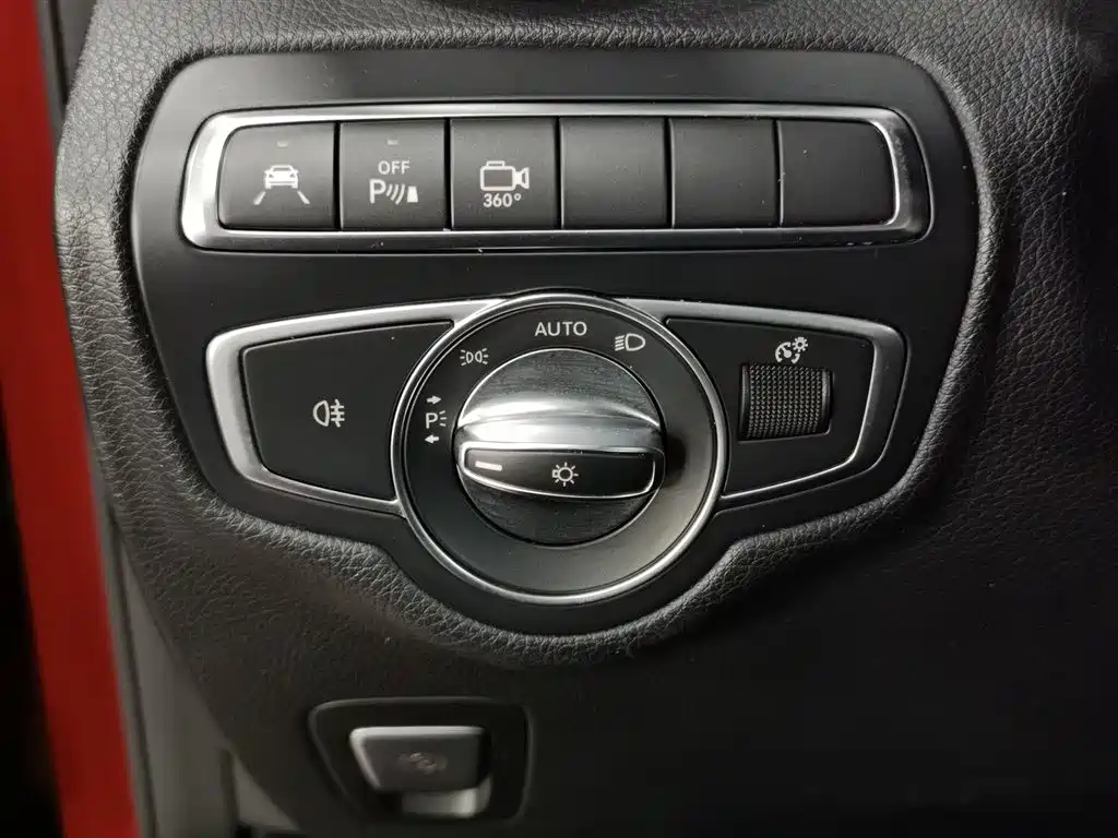 Mercedes-Benz GLC 2018 GLC 260 4MATIC Luxury Edition