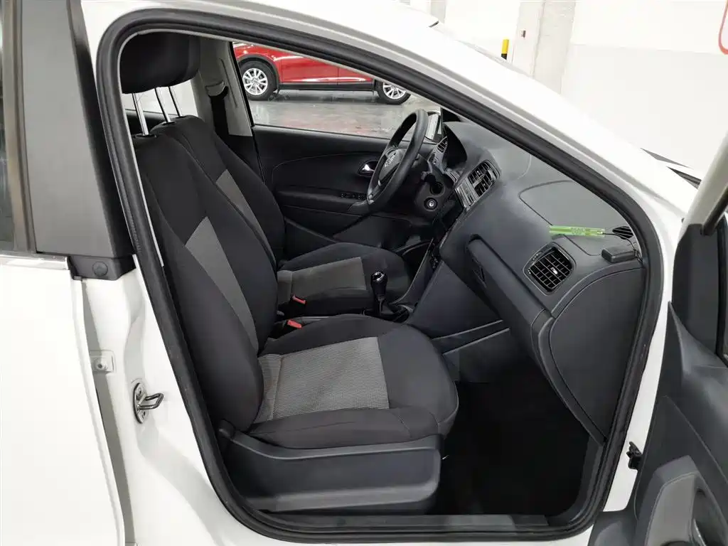 Volkswagen Polo 2018 1.5L Manual Comfort Edition