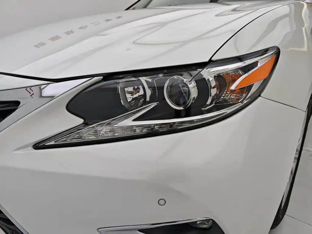 Lexus ES 2015 200 Elite Edition