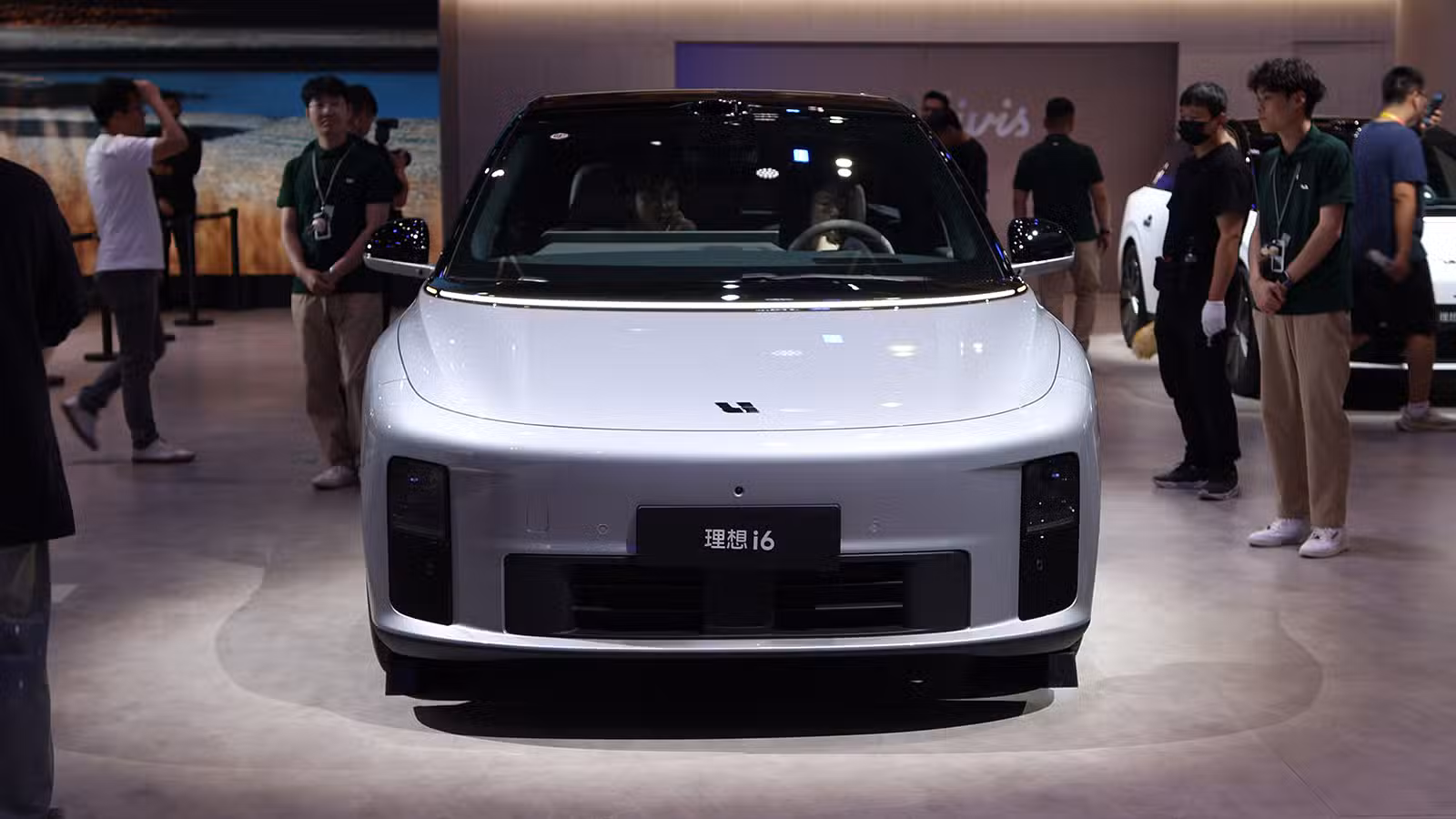 Li Auto выходит на глобальную арену: запуск i6 в Европе и RHD-версии MEGA к концу года