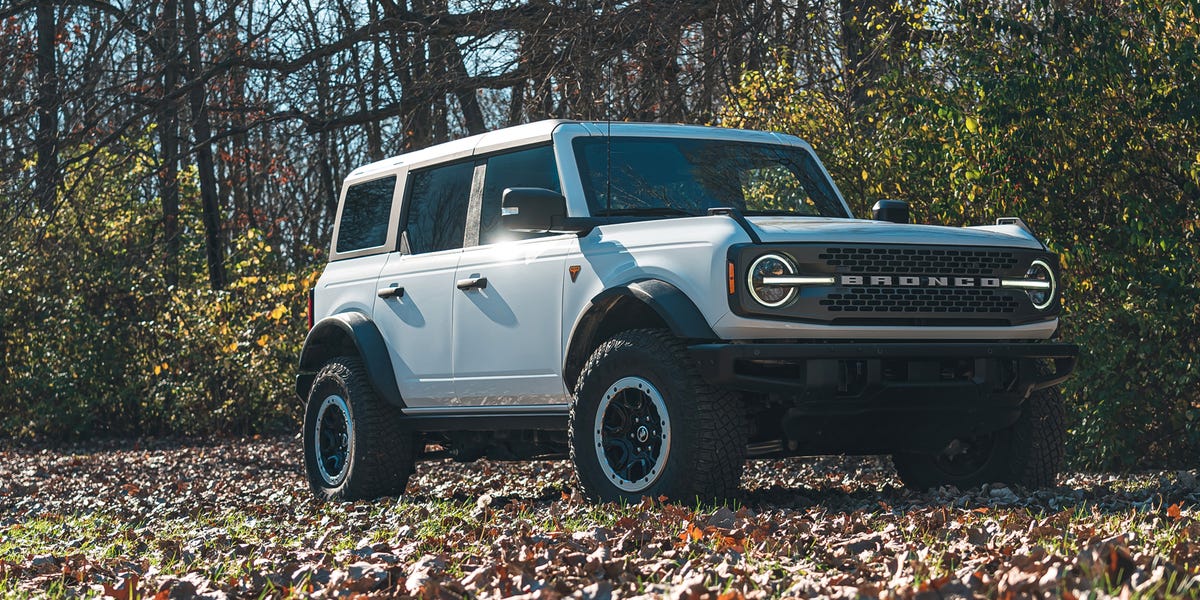 Ford отзывает более 16 000 внедорожников Bronco из-за риска отслоения жесткой крыши
