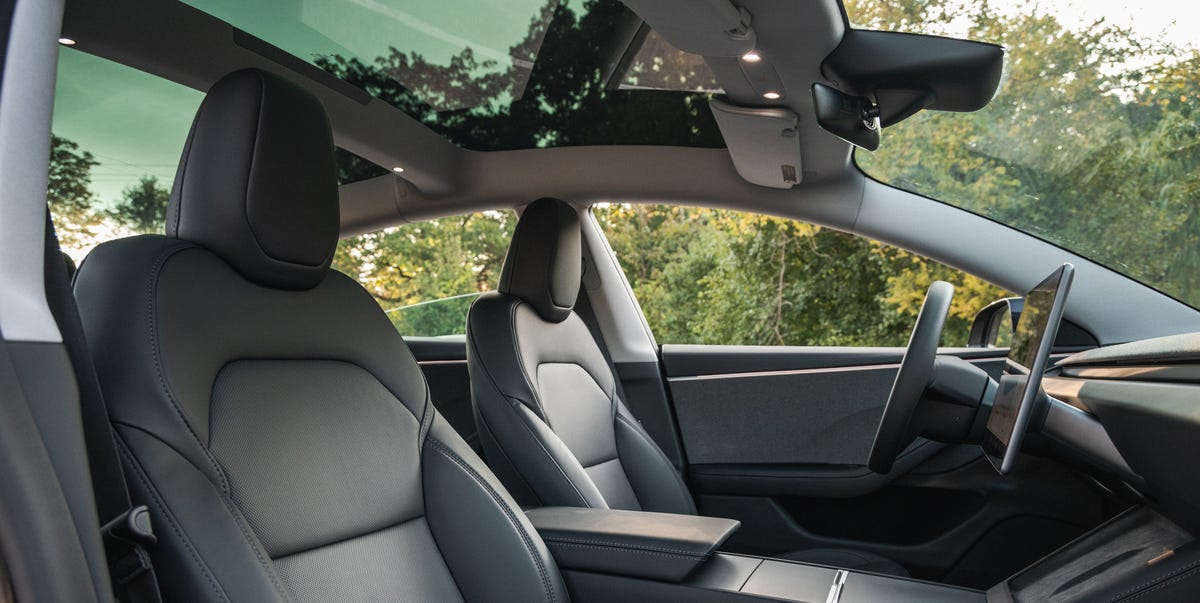 Патенты Tesla: как панорамная крыша может стать частью системы климат-контроля