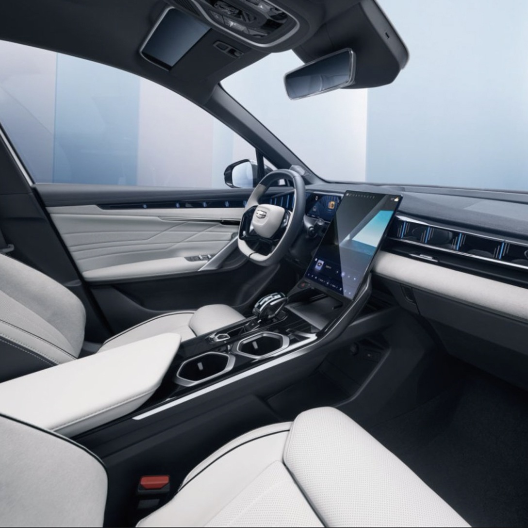 Geely Boyue L - Задняя часть и силуэт