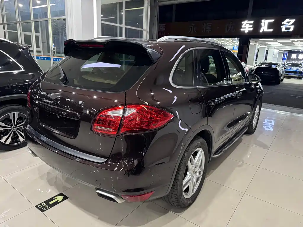 Porsche Cayenne S 2011