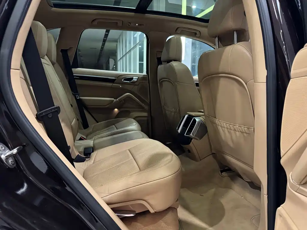 Porsche Cayenne S 2011