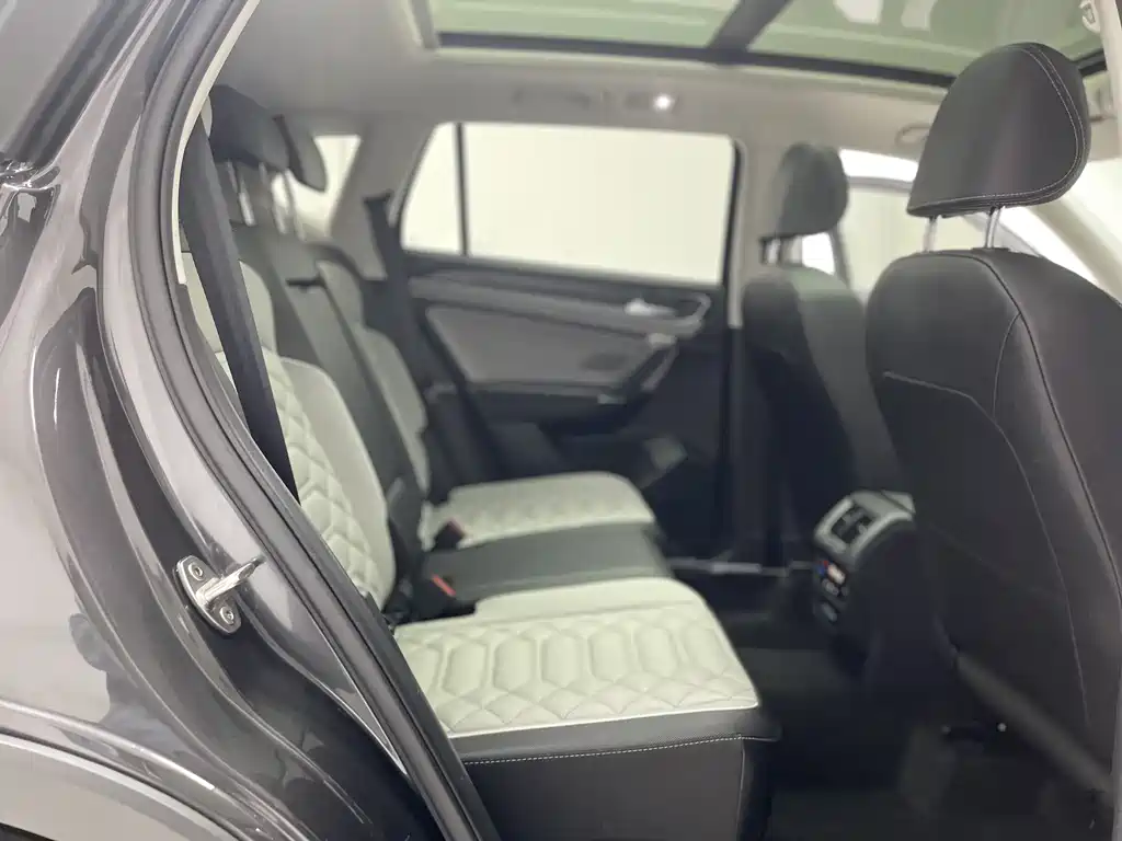 Volkswagen Tayron 2024 330TSI FWD Luxury Plus Advanced Edition
