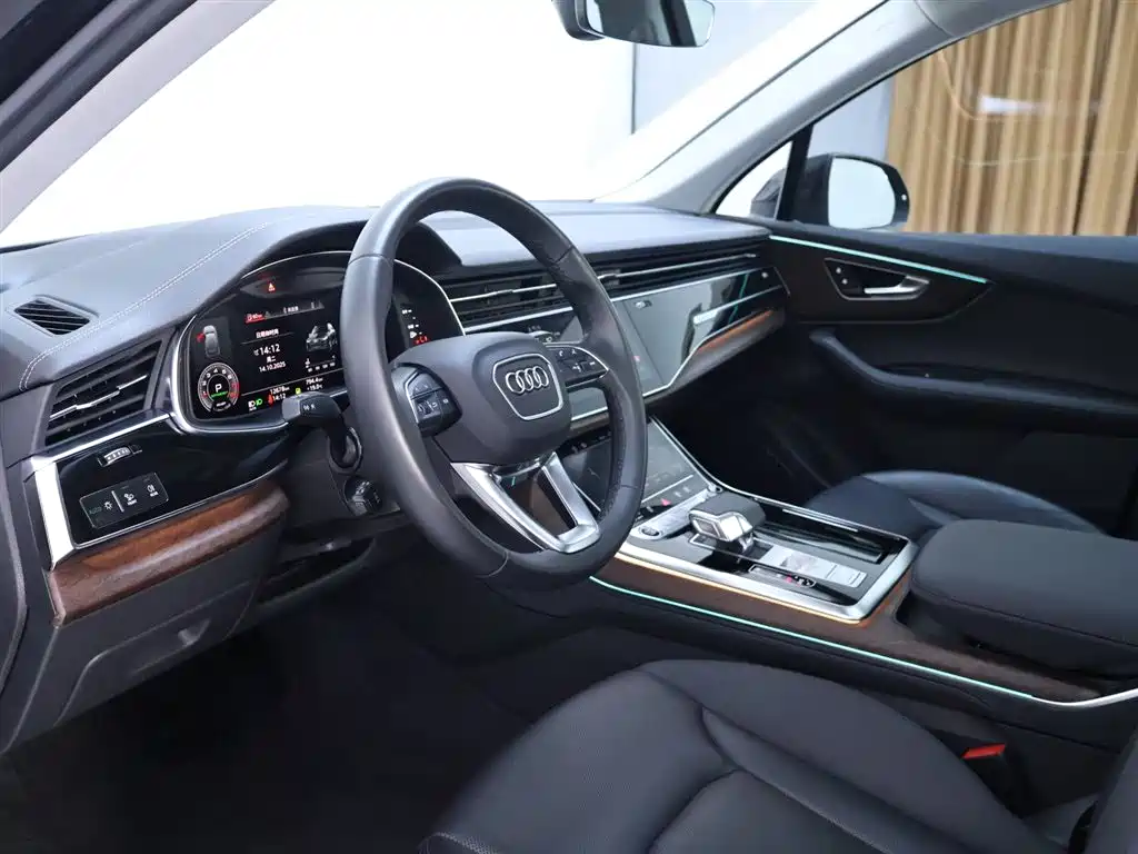 Audi Q7 2023 45 TFSI quattro S line Sport