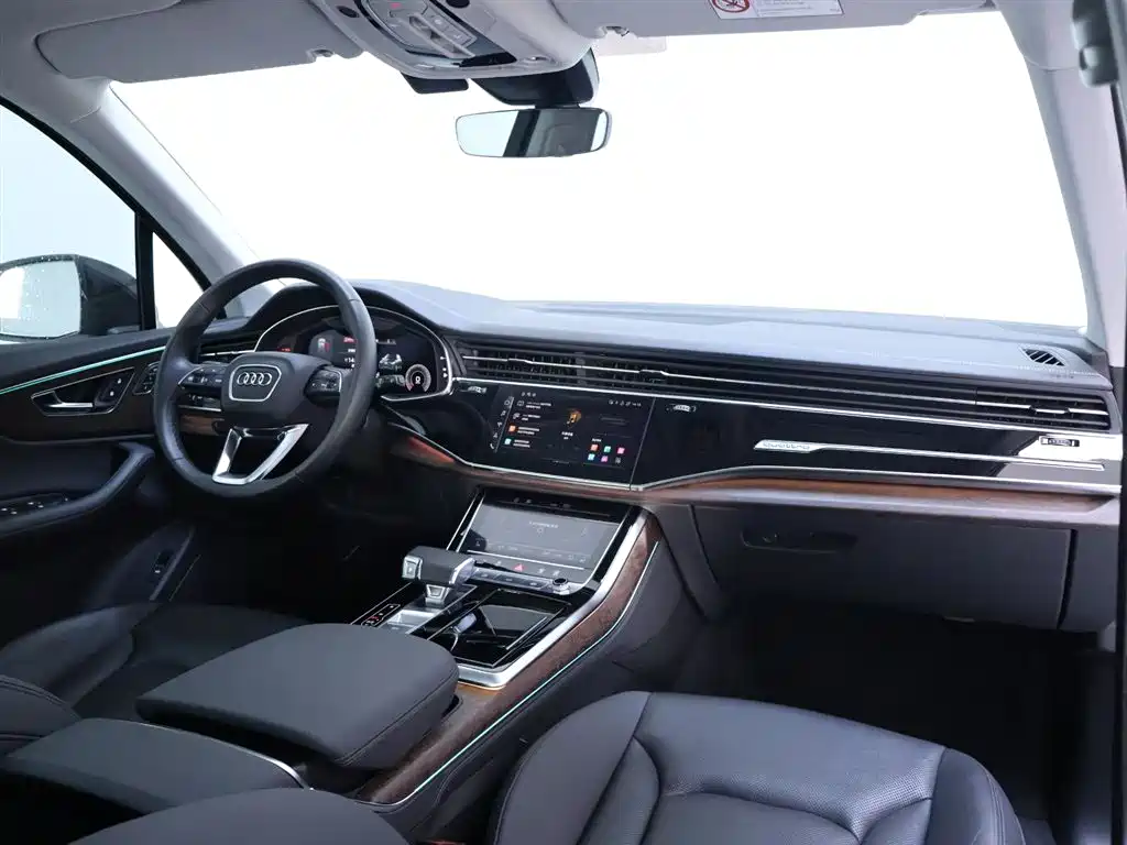 Audi Q7 2023 45 TFSI quattro S line Sport