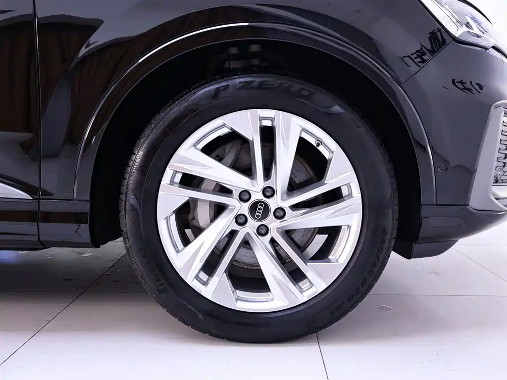 Audi Q7 2023 45 TFSI quattro S line Sport