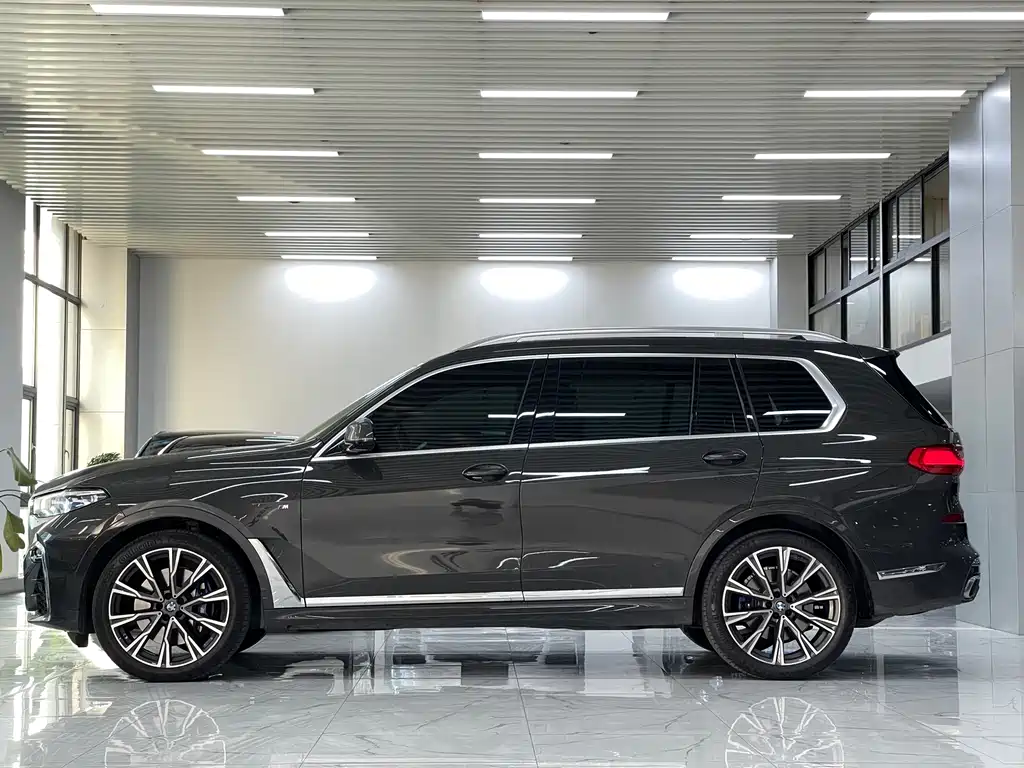 BMW X7 2021 xDrive40i Executive M Sport Package