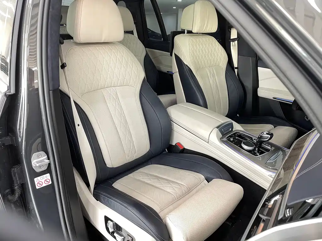 BMW X7 2021 xDrive40i Executive M Sport Package