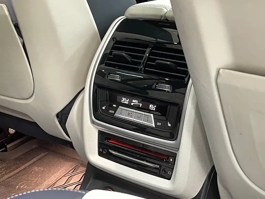 BMW X7 2021 xDrive40i Executive M Sport Package