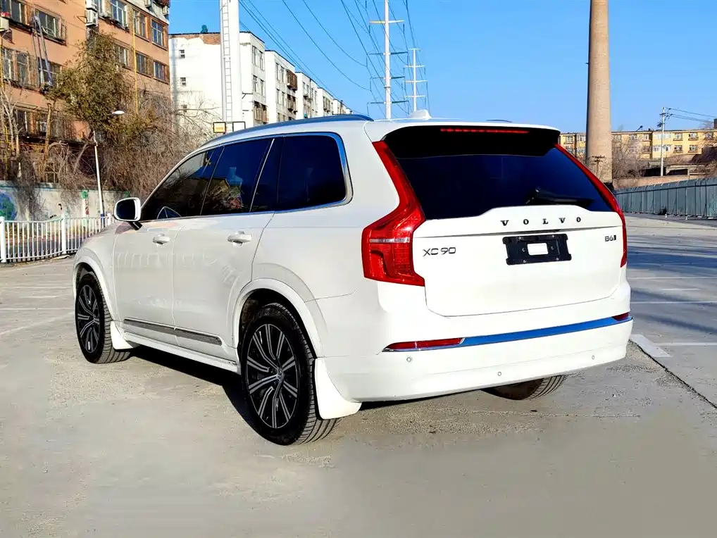Volvo XC90 2024 B6 Momentum 7-Seater