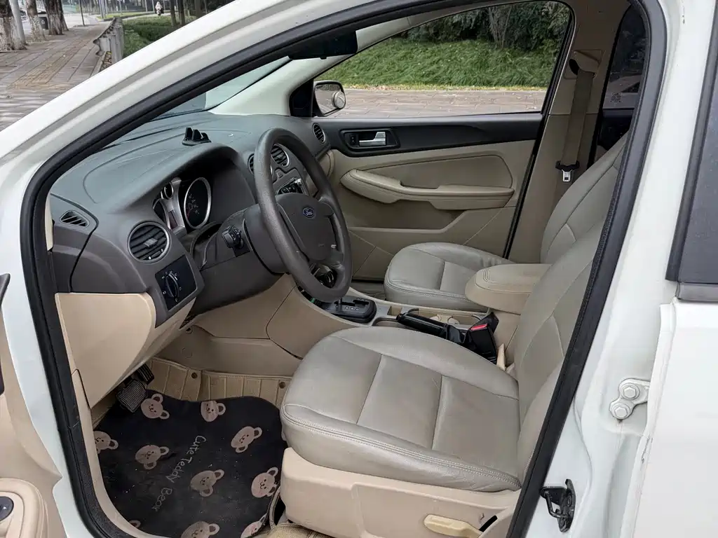 Ford Focus 2013 Sedan Classic 1.8L Automatic Million Edition