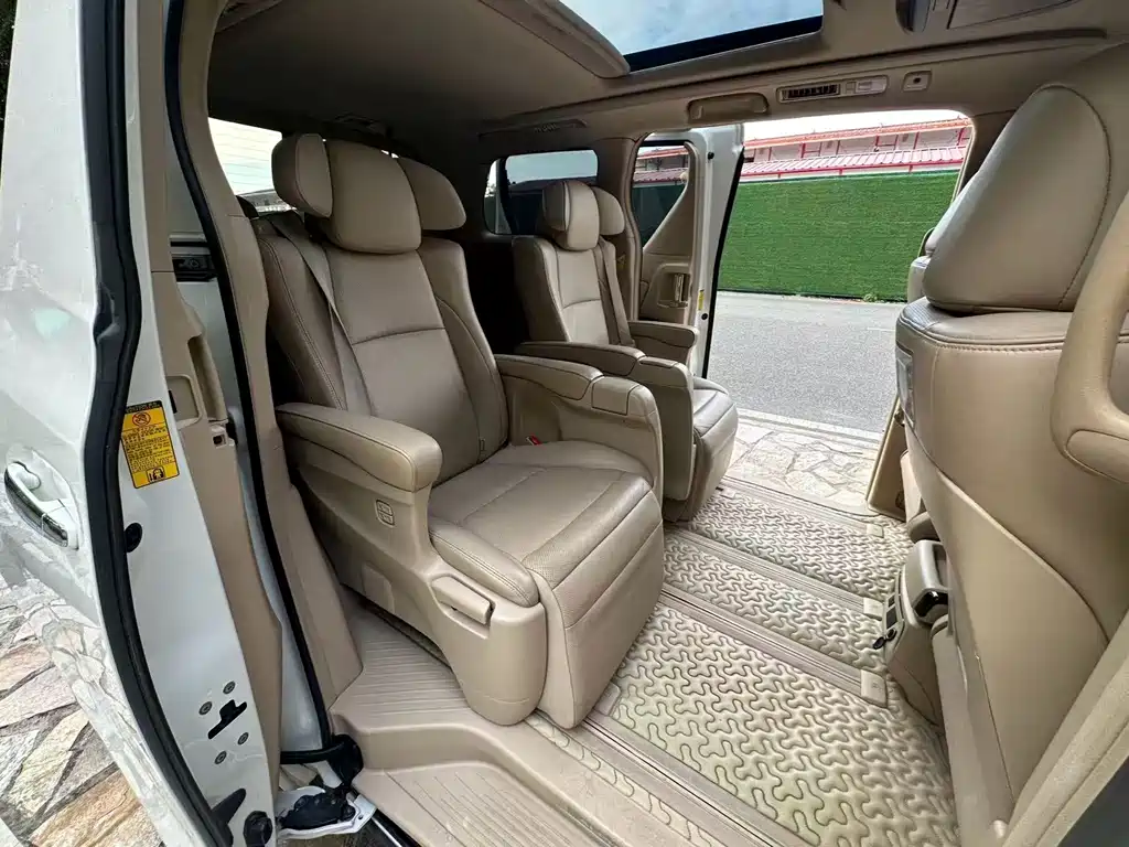Alphard 2012 2.4L Luxury Edition