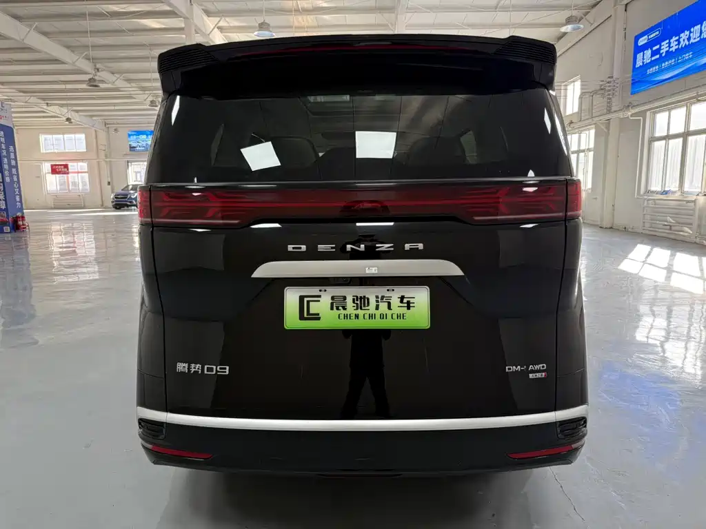 Denza D9 2025 DM-i Intelligent Driving Edition 1020 AWD Flagship