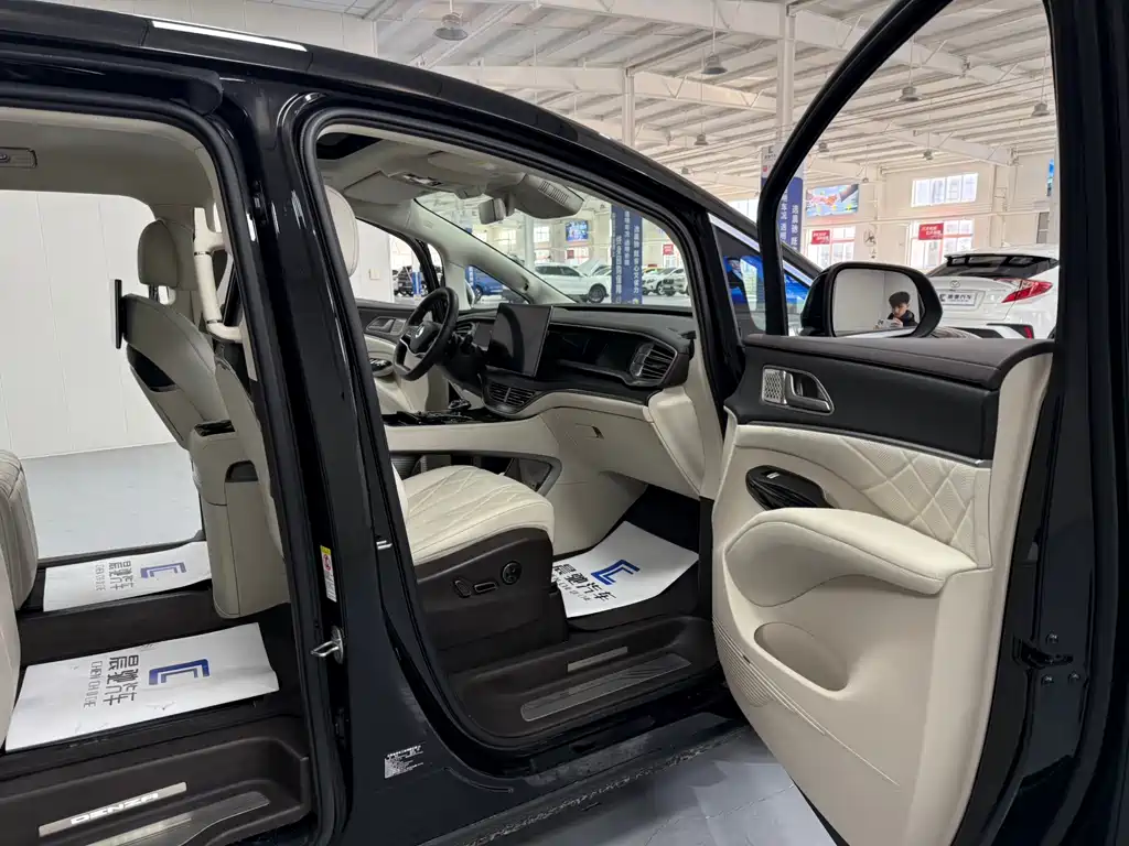 Denza D9 2025 DM-i Intelligent Driving Edition 1020 AWD Flagship