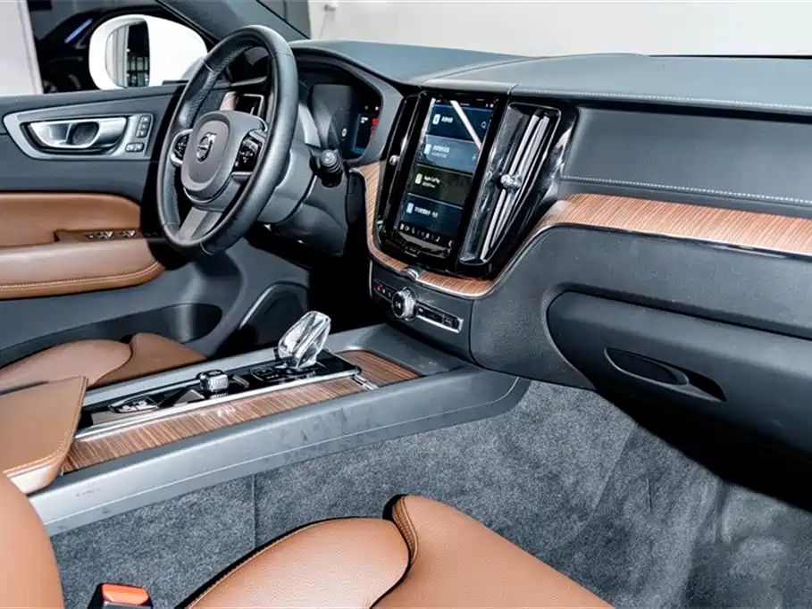 Volvo XC60 Plug-in Hybrid 2023 T8 PHEV Long Range AWD Luxury Plus