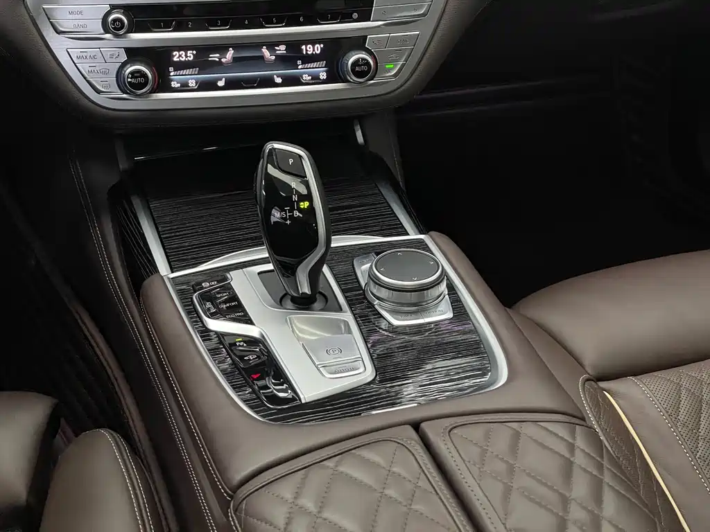 BMW 7 Series 2021 740Li Leading Edition M Sport Package
