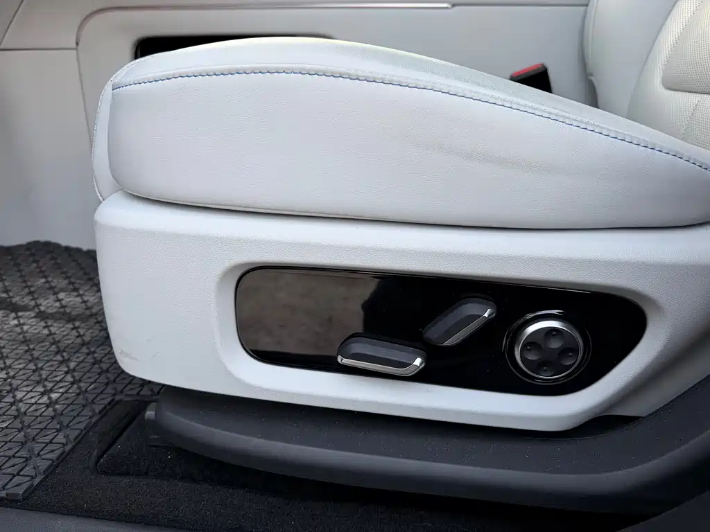 AITO M9 2024 Extended-Range Ultra 52kWh 6-Seater