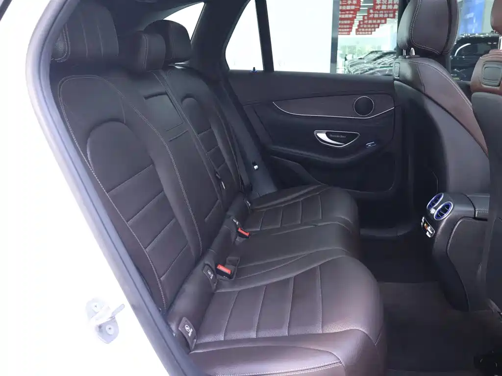 Mercedes-Benz GLC 300 4MATIC Dynamic 2017