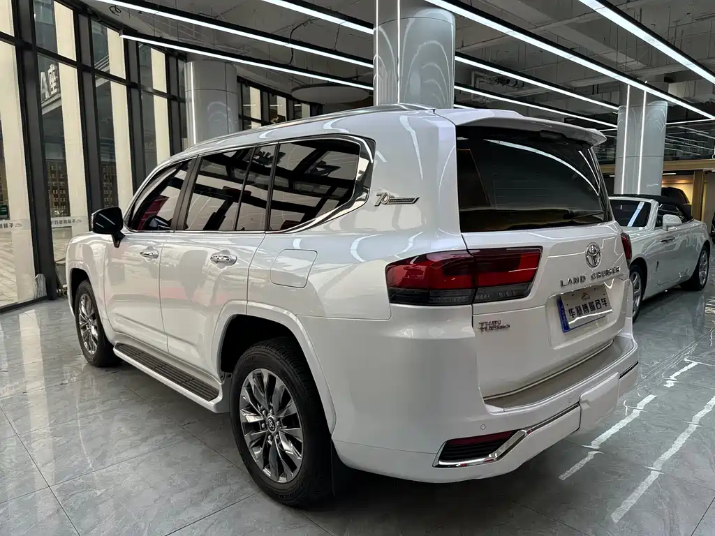 Land Cruiser LC300 2023 3.5T VX-R