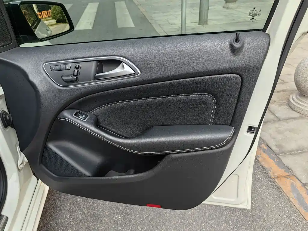 Mercedes-Benz B-Class 2012 B 200
