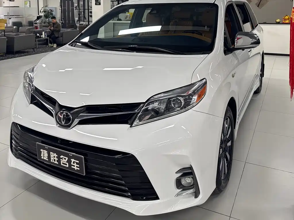 SIENNA 2018 3.5L Automatic