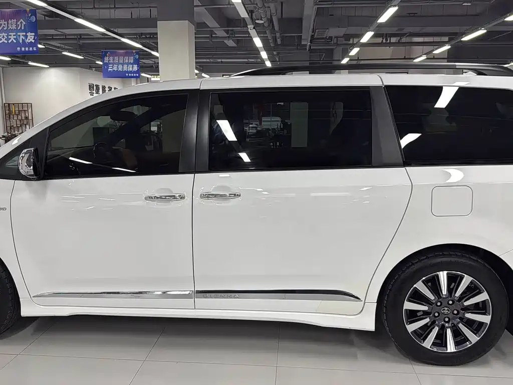 SIENNA 2018 3.5L Automatic