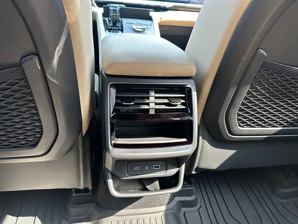 Geely Monjaro 2025 Dongfang Yao 2.0TD Automatic Jinzhao Edition
